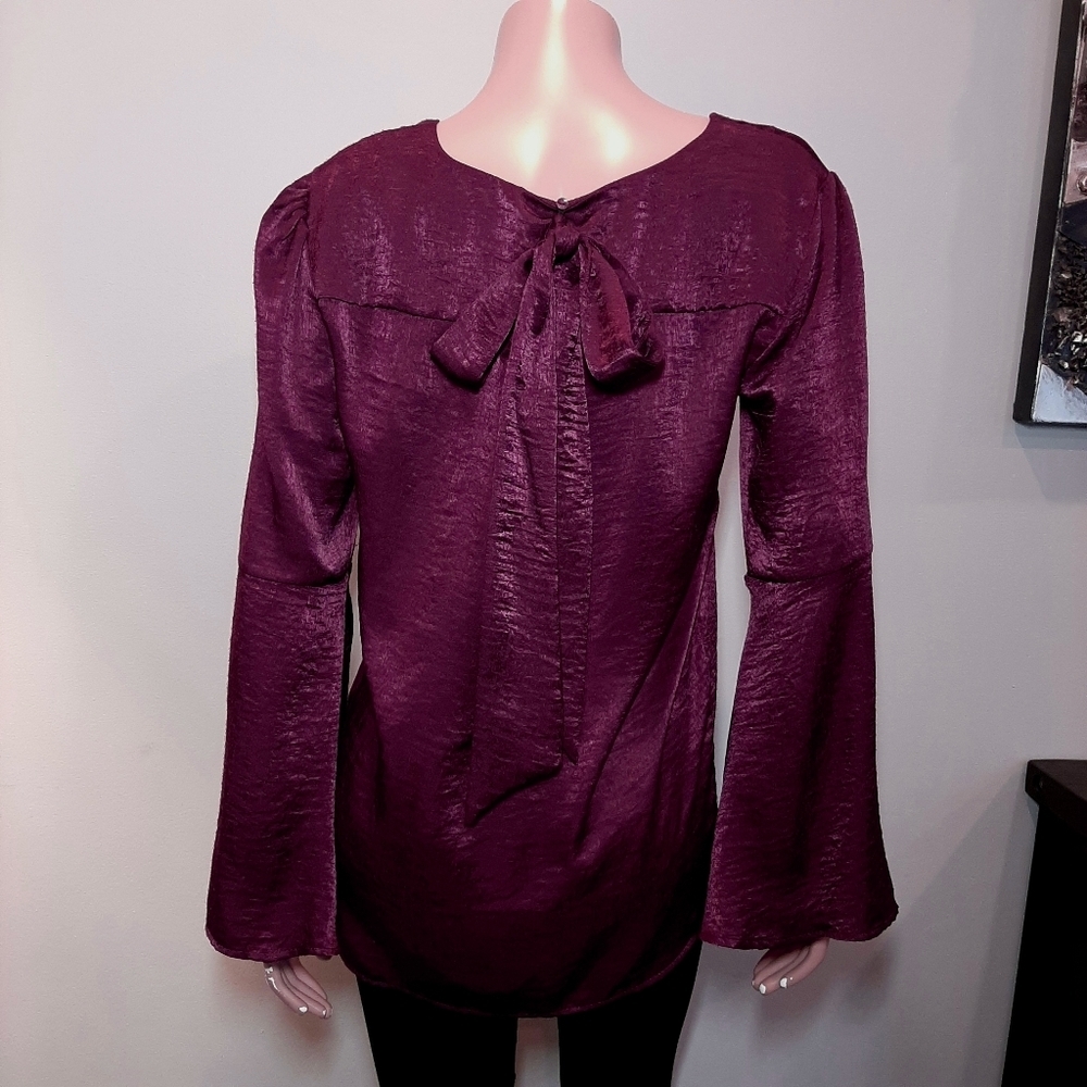 ARTIZAN ROBIN BARRE Flare Sleeve Satin Blouse Top Burgundy Womens Size Medium - Picture 5 of 14